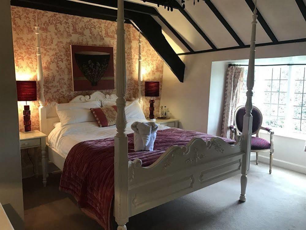 The Nobody Inn Christow Bagian luar foto